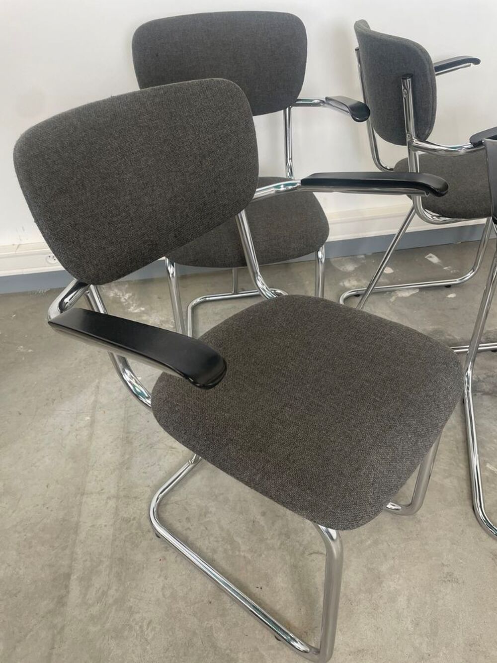 Fauteuils en tissu Gispen vintage 
LIVRAISON POSSIBLE Meubles