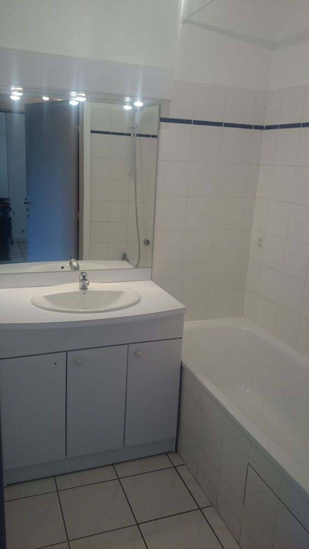 Location Appartement Grand T3 traversant Nantes ? tram Souillarderie Nantes