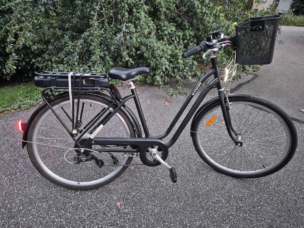 V&eacute;lo &eacute;lectrique de ville Elops D&eacute;cathlon Vélos