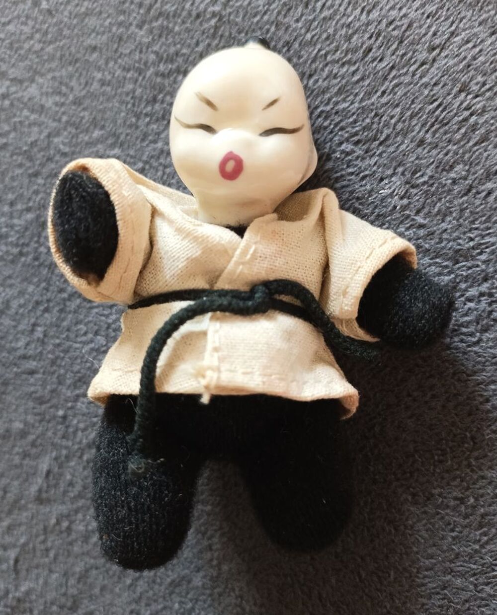 Lot12 figurines asiatiques vintage porcelaine moine/shaolin 