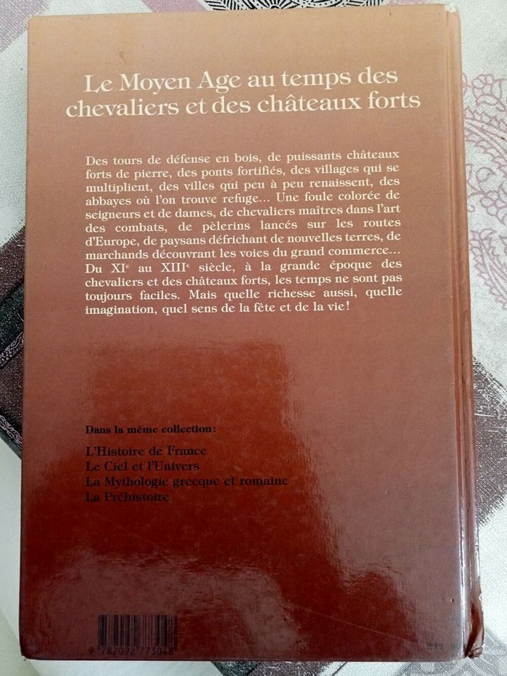 Le moyen &acirc;ge au temps des chevaliers et des ch&acirc;teaux forts Livres et BD