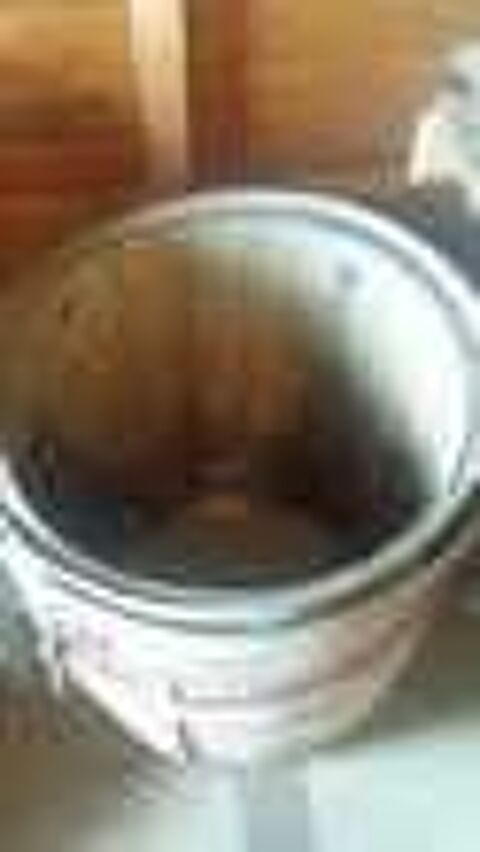 baratte � beurre  RECTANGULAIRE - datant de plus de 100 ans 0 M�rignies (59)