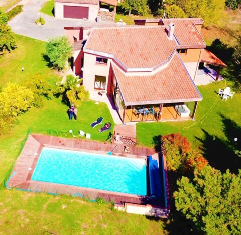   Maison architecte  250m . Jardin 2700m. Garage 50m.  Villa - 9 pice(s) - 250 m
