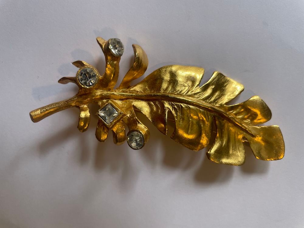 Broche feuille dor&eacute;e strass crystal LANVIN Bijoux et montres