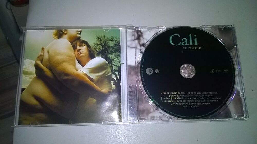 CD Menteur 
Cali
2005
Excellent etat CD et vinyles