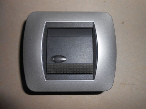 BOUTON POUSSOIR LUMINEUX ARNOUX (139) 12 Vend�me (41)