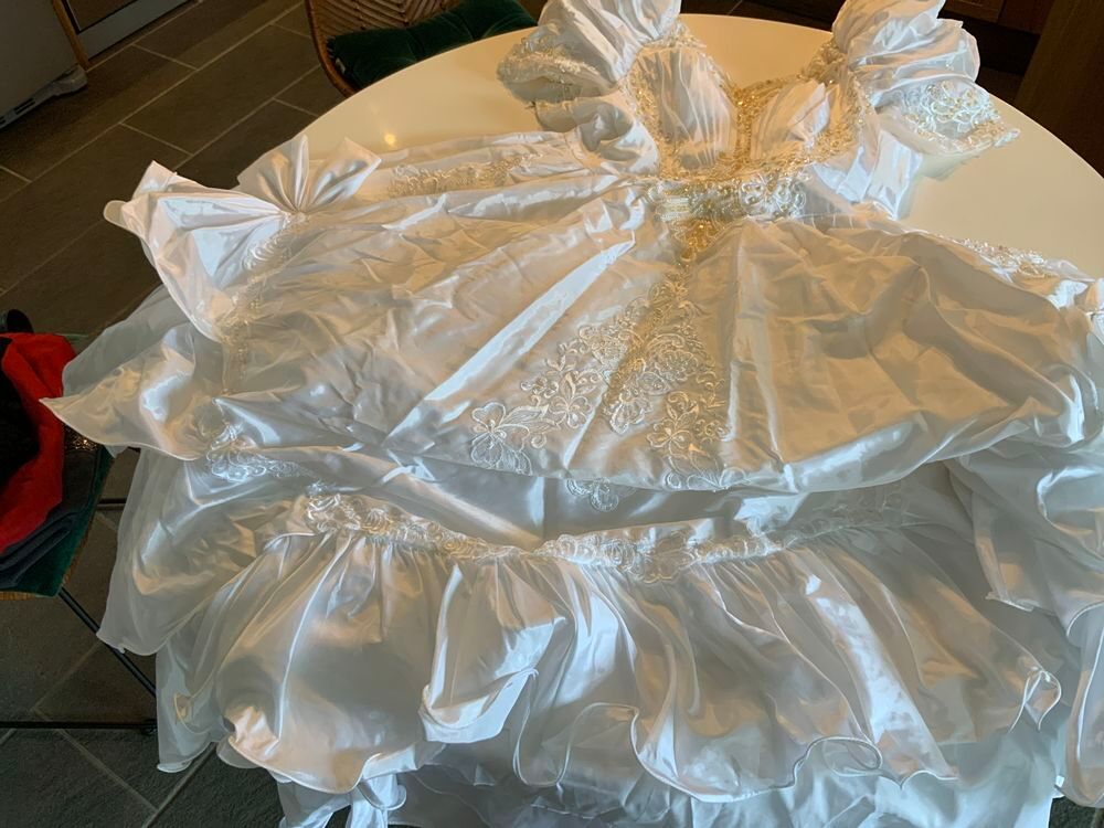 Robe de mari&eacute;e Vêtements