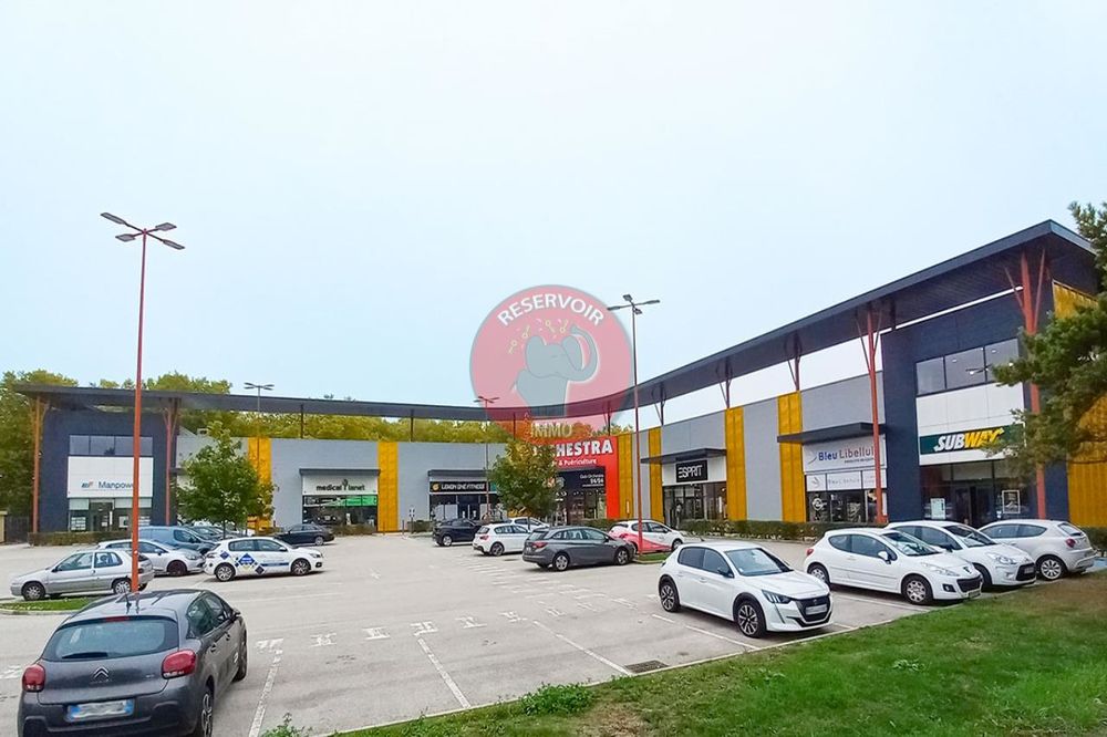   Location / Local Commercial - 275 m² 