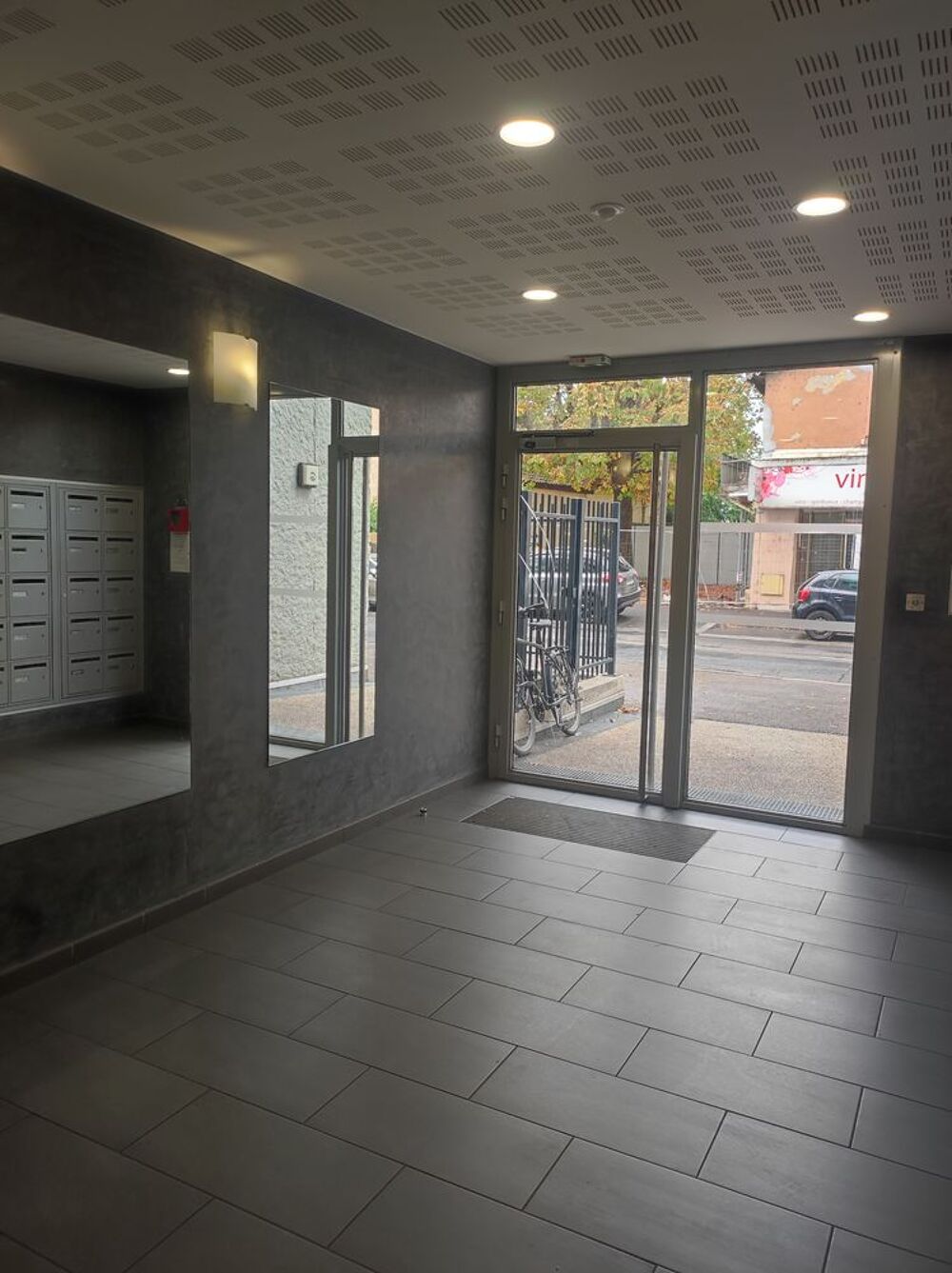 Appartement 3 pièces 49 m² · à Décines-Charpieu · 49 m² · 230 000 €