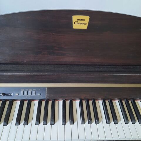 Piano marque Yamaha CLAVINOVA 250 Cazevieille (34)