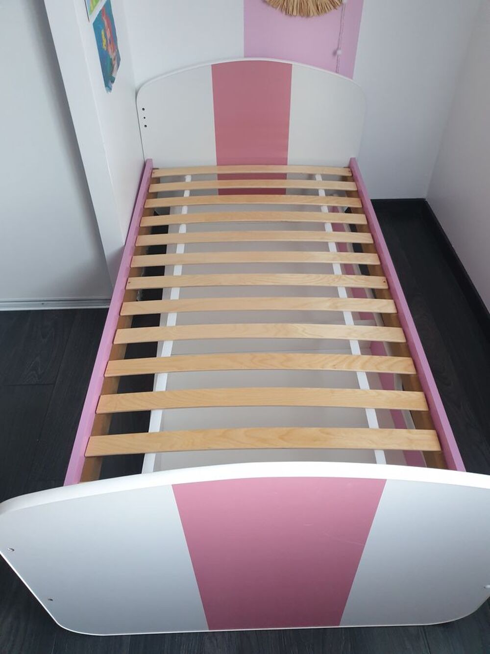 lit rose et blanc 80x160 avec sommier tiroir et matelas Mobilier enfants