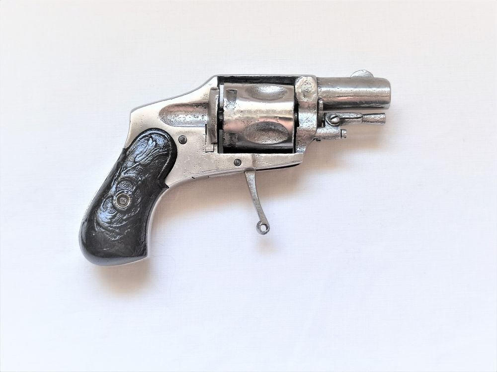 Revolver Puppy Hammerless calibre 320 - 5 coups - 19&deg; si&egrave;cle 