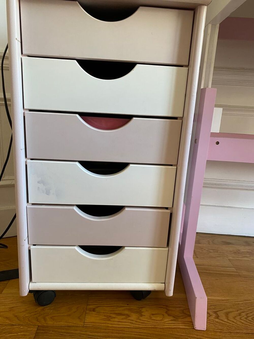 Bureau (fille ) r&eacute;glable Meubles