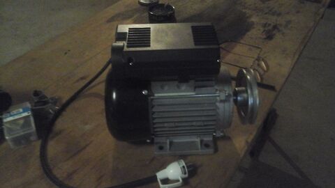 Moteur lectrique 135 Bazoches-les-Gallerandes (45)