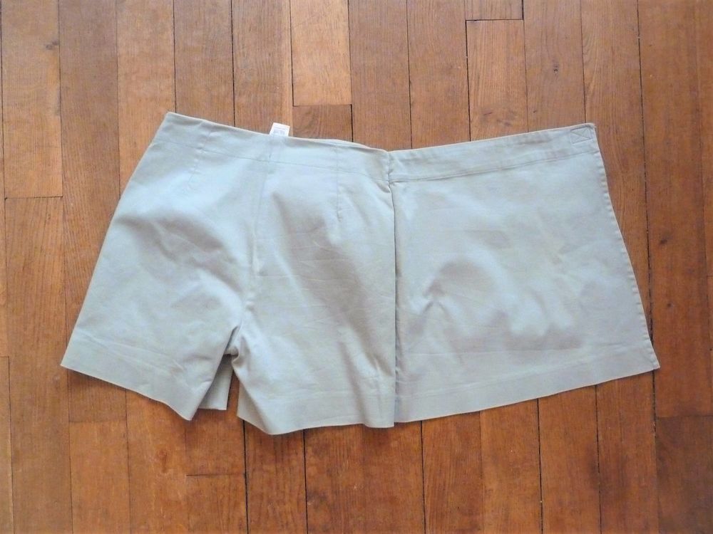 Jupe Short en Coton et Elasthanne Kaki Clair- Morpho Logique Vêtements