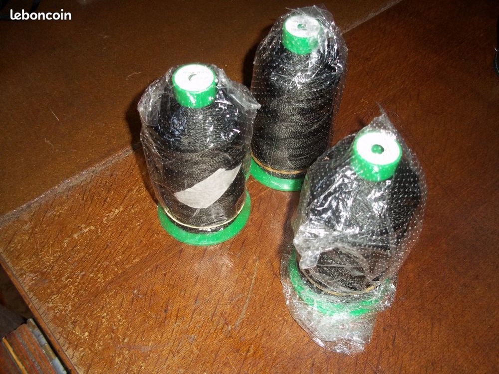 BOBINES DE FIL NOIR Bricolage