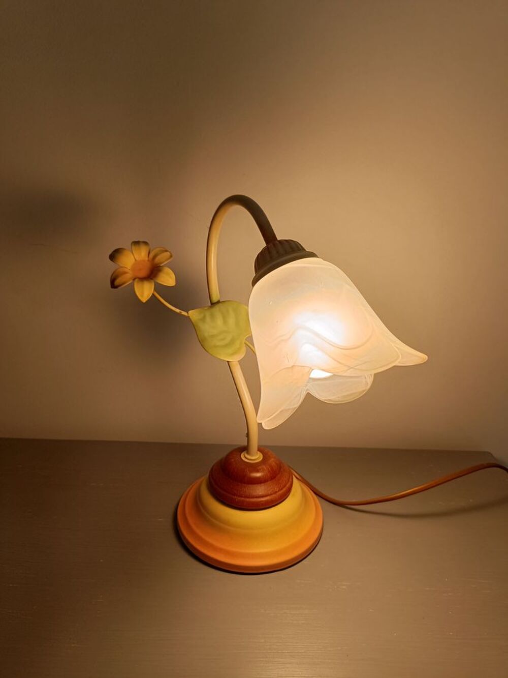 Lampe &agrave; poser tulipe Mathias Décoration