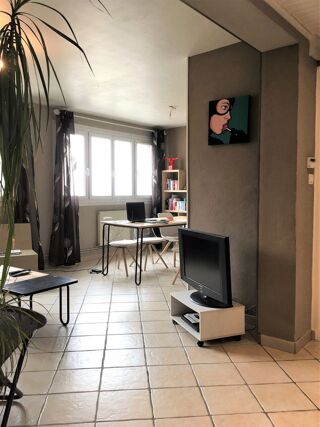  Appartement à louer 3/4 pièces 66 m²