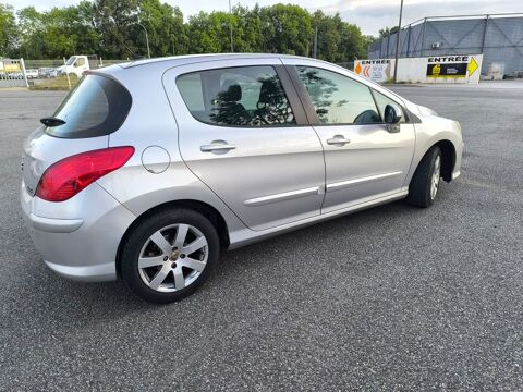 Peugeot 308 1.6 HDi 110ch FAP BVM5 BLUE LION Confort