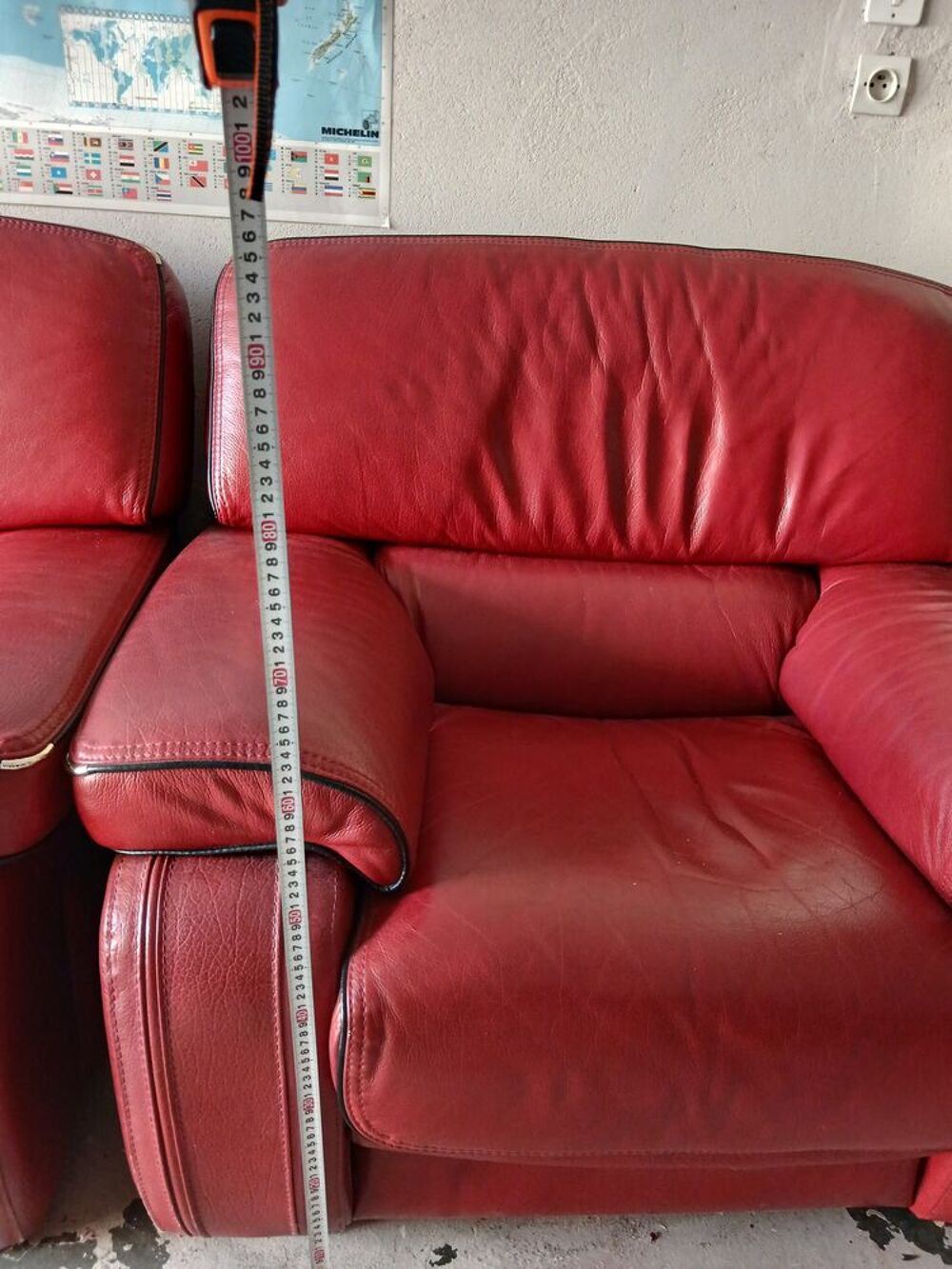fauteuil cuir Bordeaux pr&eacute;s de thionville. Meubles