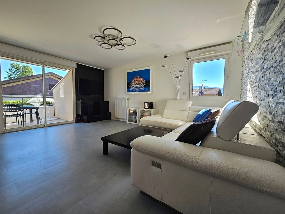 Vente Appartement T3 66 m² entièrement rénové - Dernier étage - Terrasse 13 m² Reignier