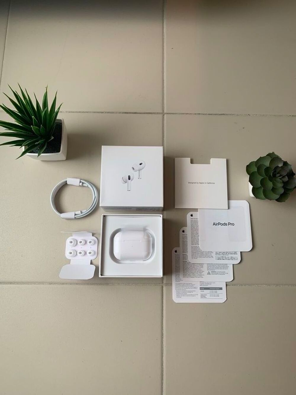 AirPods Pro 2 USB-C NEUF Téléphones et tablettes