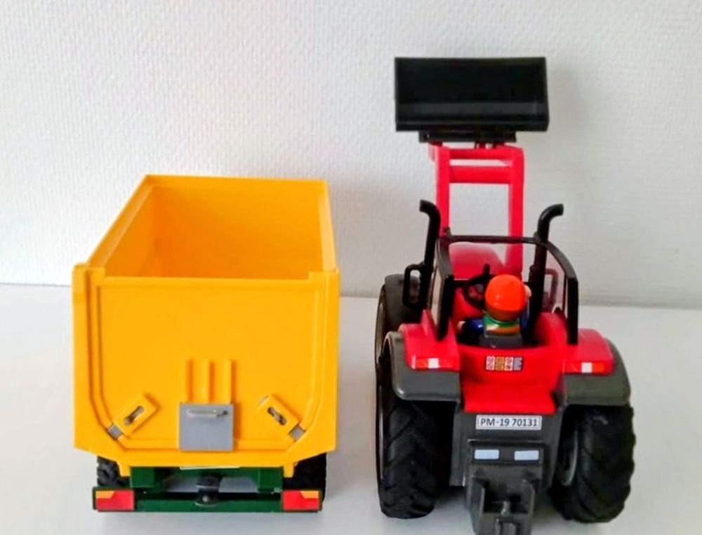 Playmobil gros tracteur avec remorque 57 cm. R&eacute;f : 70131 
Jeux / jouets