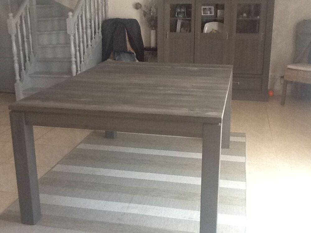 table grise en bois ue sans les chaises. Meubles