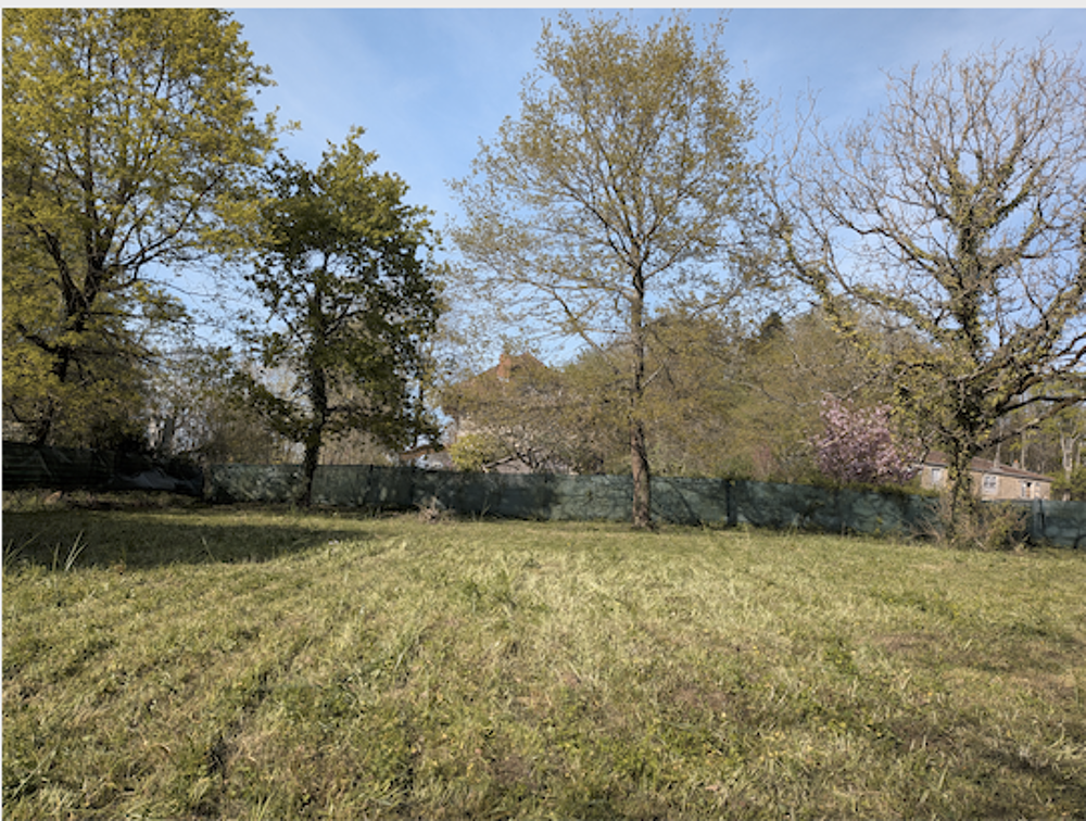 Vente Terrain TERRAIN A BATIR 1350 M2 PROCHE COMMERCES, AU CALME, AU VERT Saint-amour
