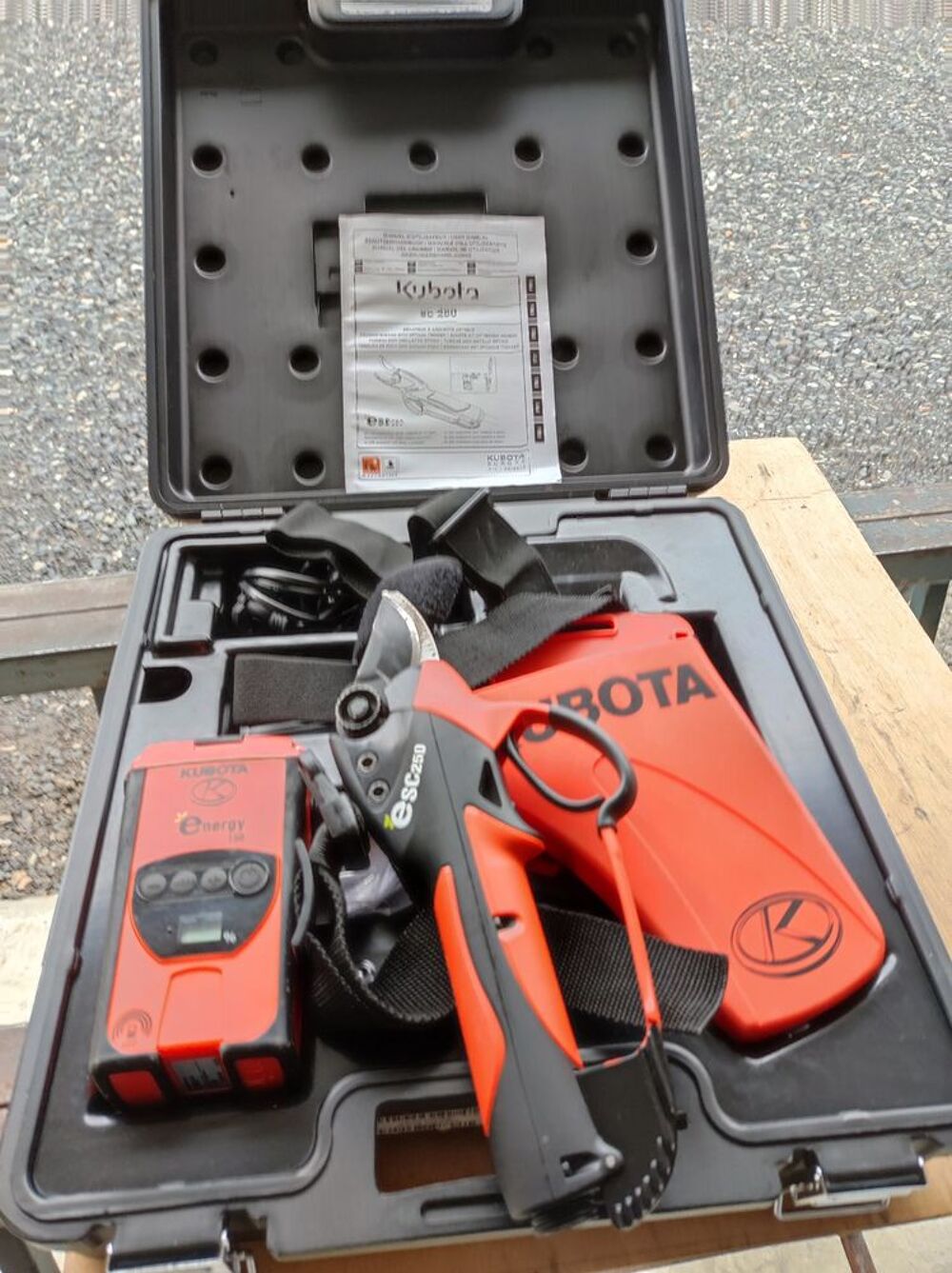 secateur &agrave; batterie et gachette optique Jardin