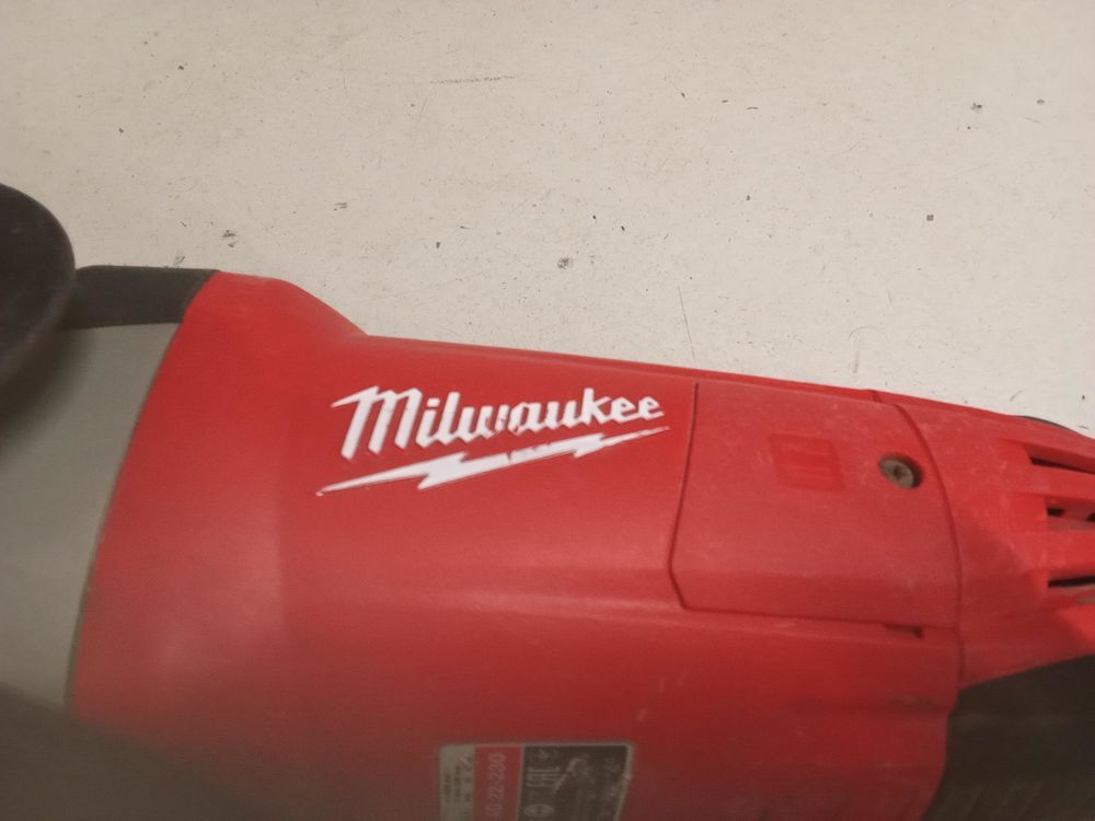 Meuleuse d'angle 230mm 2200 watt AG 22-230 DMS Milwaukee Bricolage