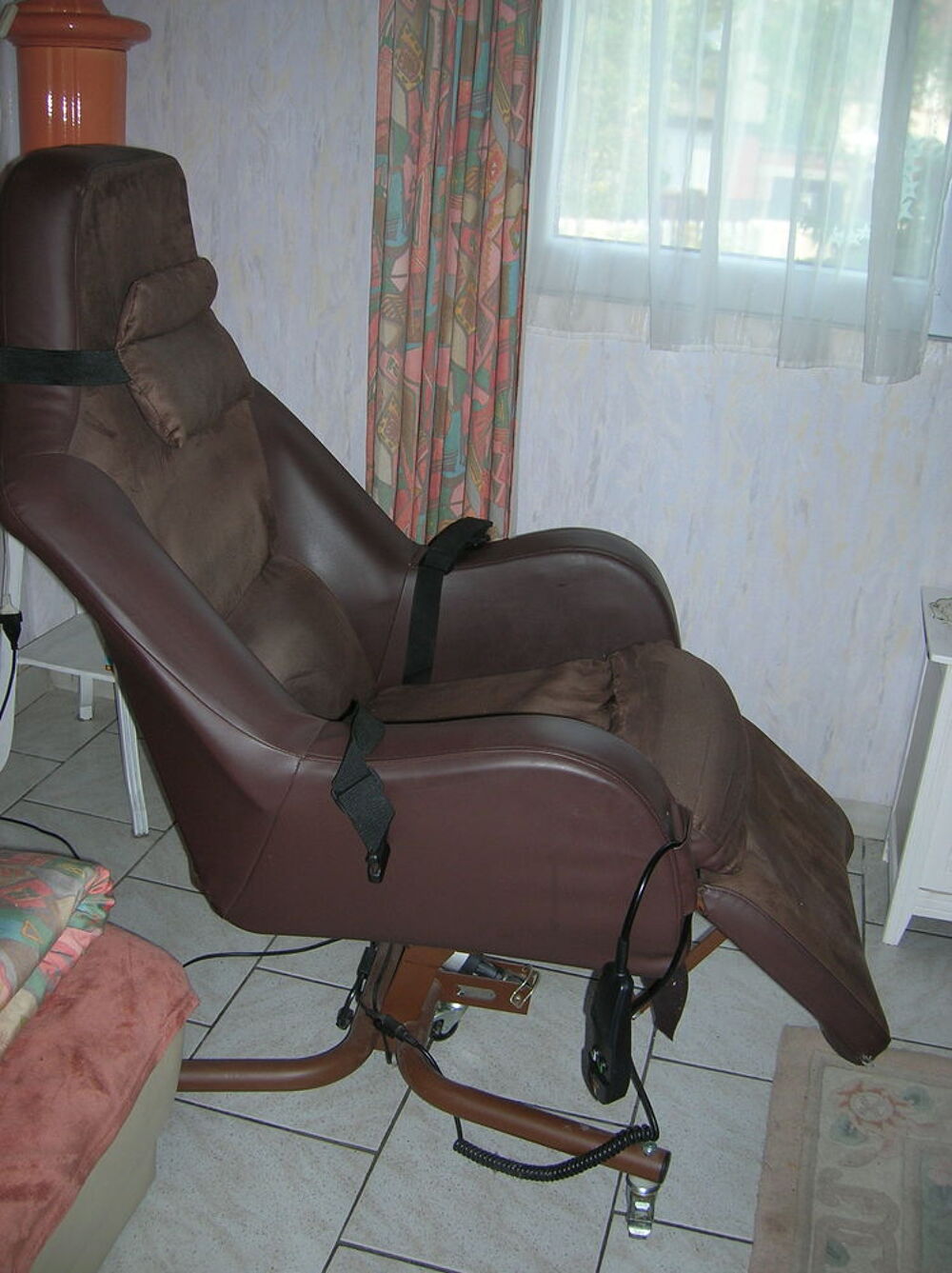fauteuil &agrave; pousser, velours marron Meubles