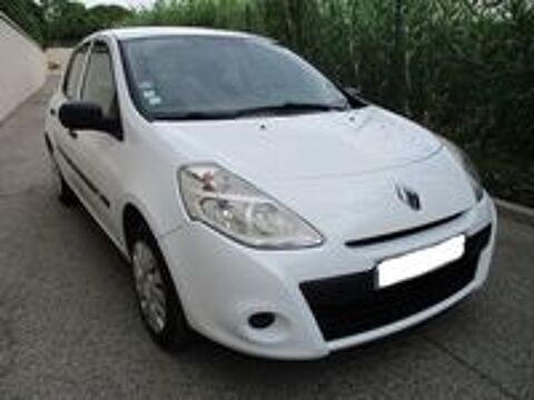 Annonce voiture Renault Clio III 7990 
