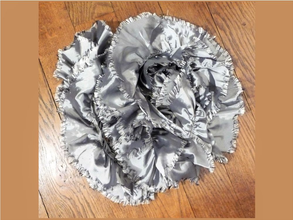 Foulard/ Echarpe en Tissu Gris Argent&eacute;- Neuf Vêtements