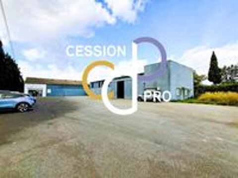   ENTREPOT OU LOCAL D'ACTIVITE DE 686 M² A VENDRE SUR PARCELLE 2800 M², PREMIUM, ACCES PL, A ARLES 