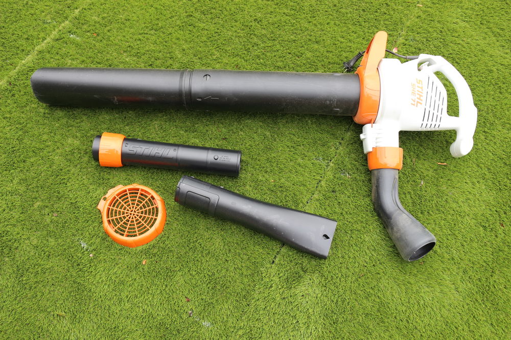 Aspirateur-souffleur de feuilles mortes STIHL. Jardin