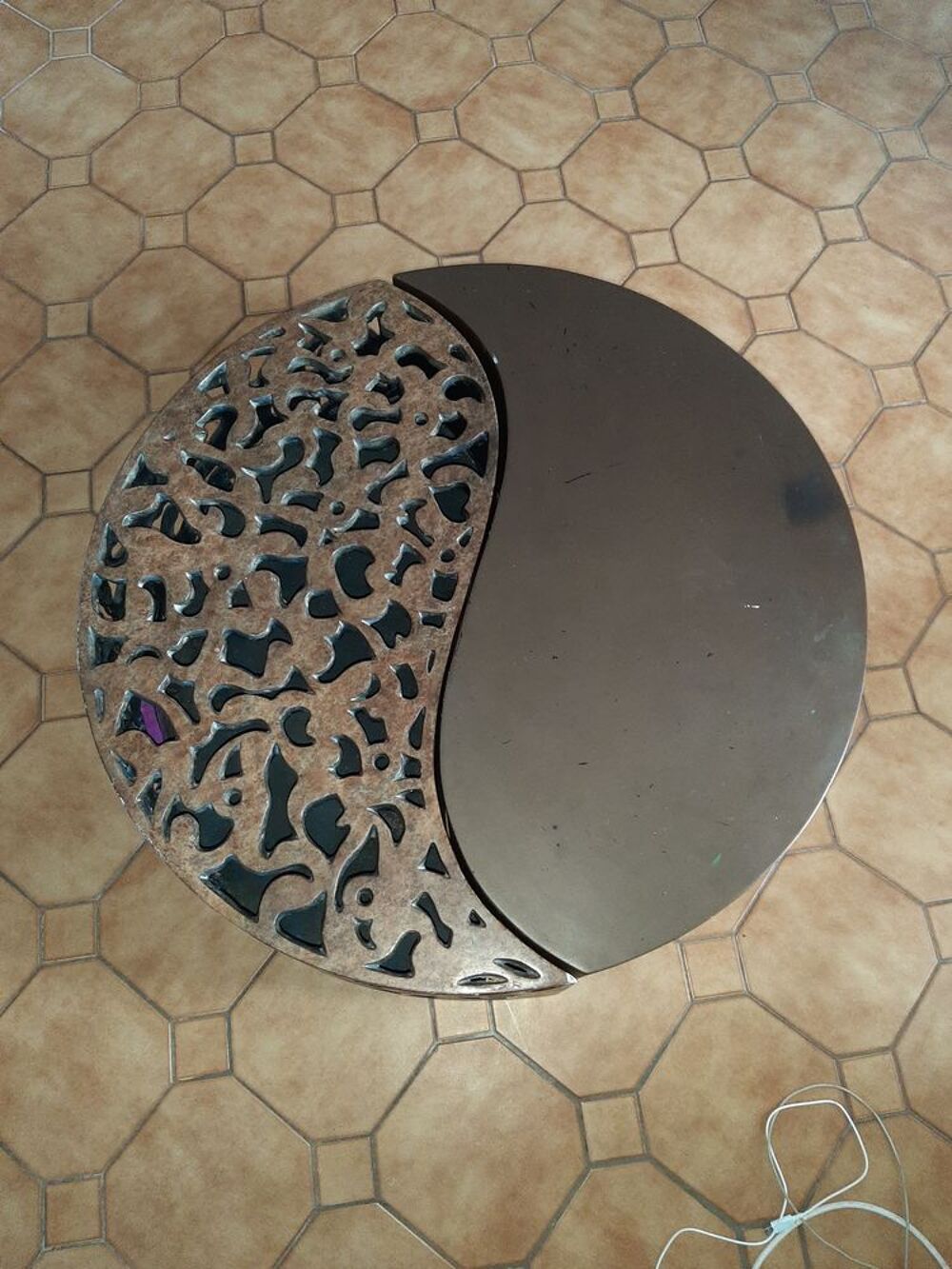 Table basse de salon. Meubles
