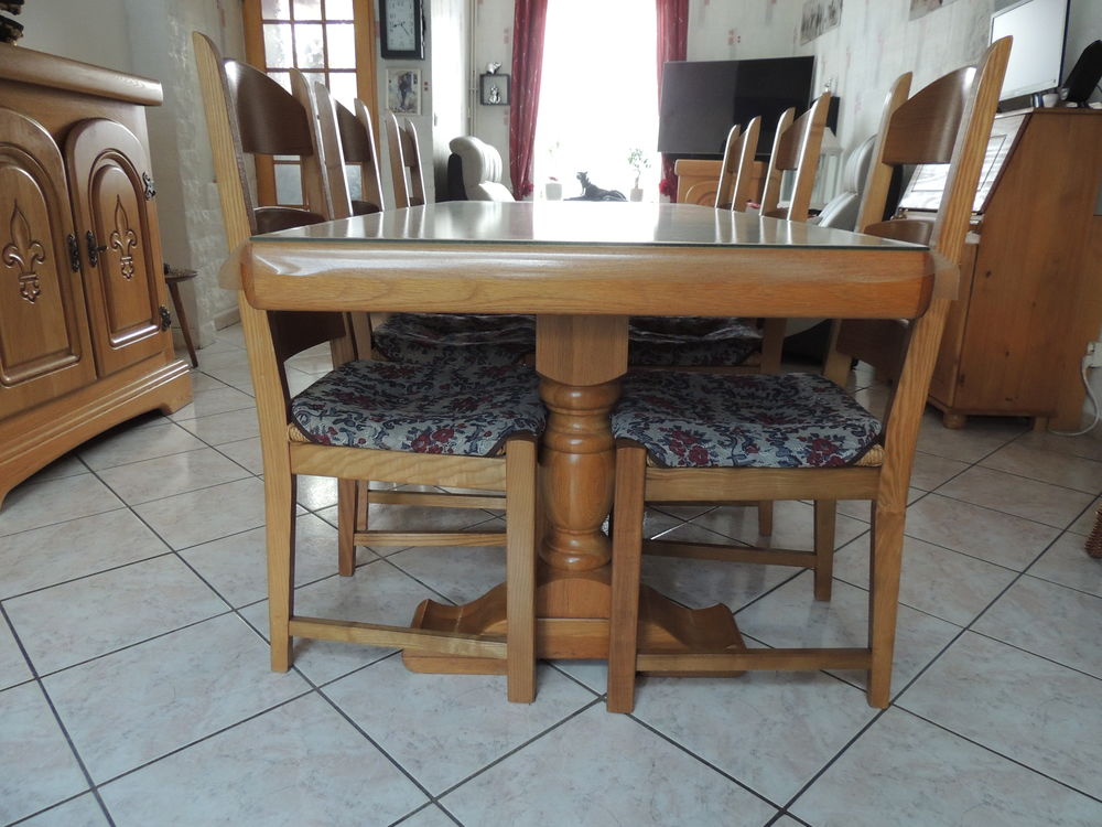  table salle &agrave; manger avec 6 chaises Meubles
