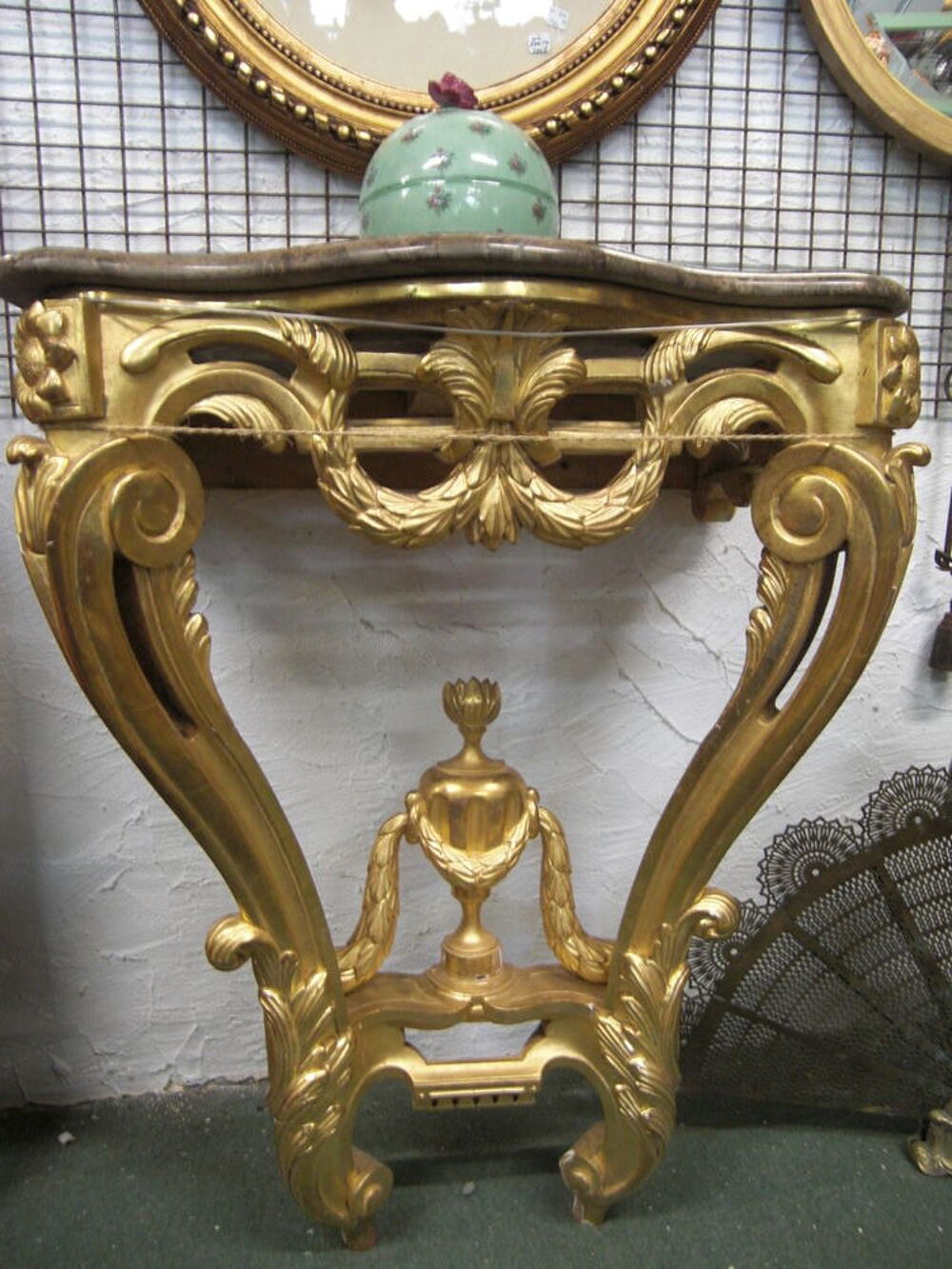 Console en bois dor&eacute; Meubles