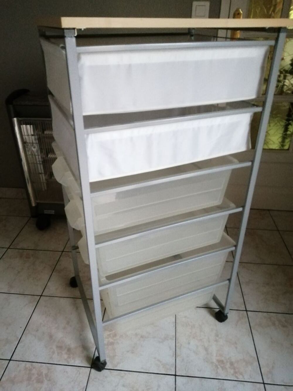 &eacute;tag&egrave;re blanc de chez IKEA Meubles