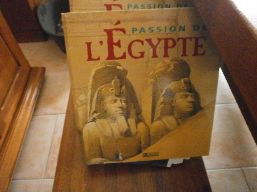 ATLAS de L' &Eacute;GYPTE. 9 Classeurs. Livres et BD