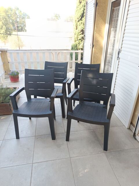 4 chaises de jardin en résine 60 Rodilhan (30)