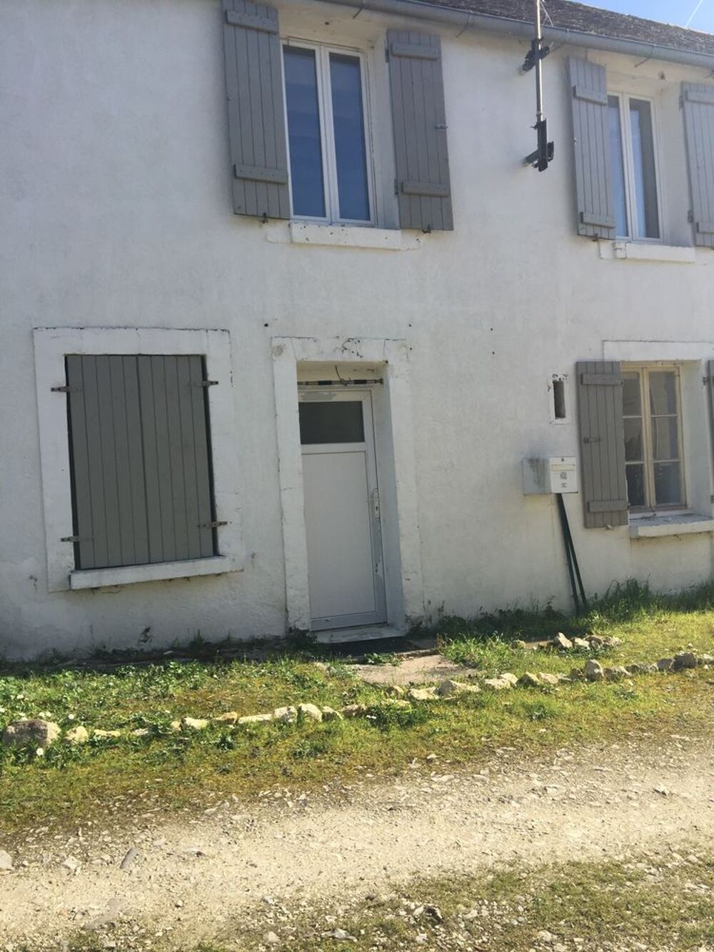 Location Maison Maison de ville meublé Triplex  870€ Château-landon