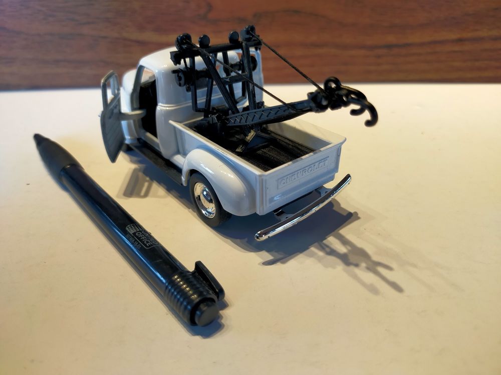 Miniature d&eacute;panneuse Chevrolet Tow Truck 1953
Jeux / jouets
