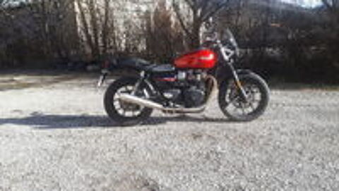 TRIUMPH 2020 occasion 05140 Aspres-sur-Bu&euml;ch