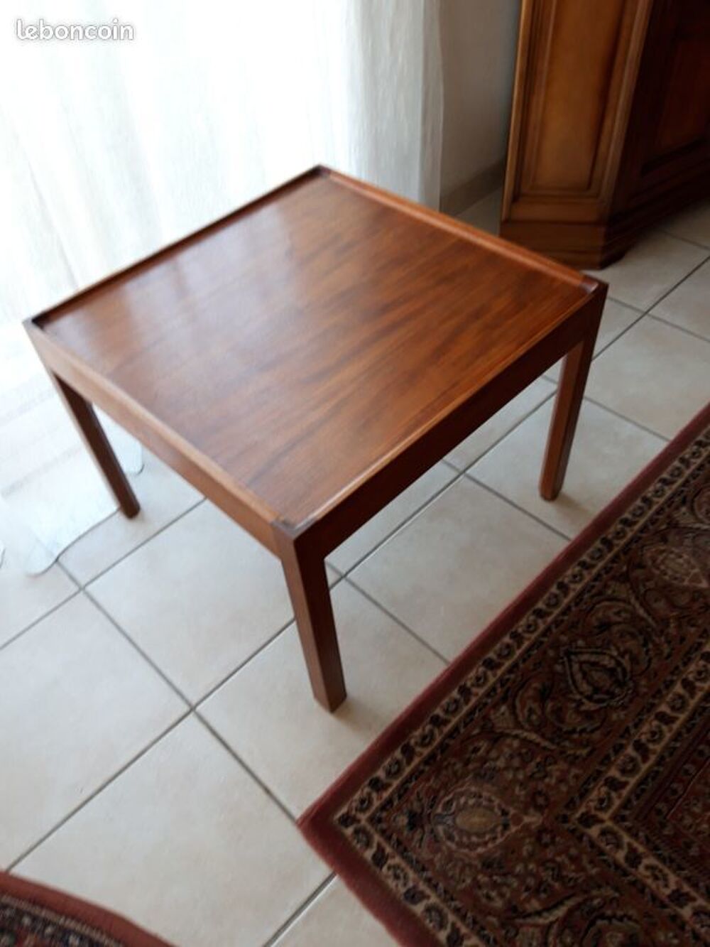 Table basse ou bout de canap&eacute; carr&eacute; bois massif Meubles