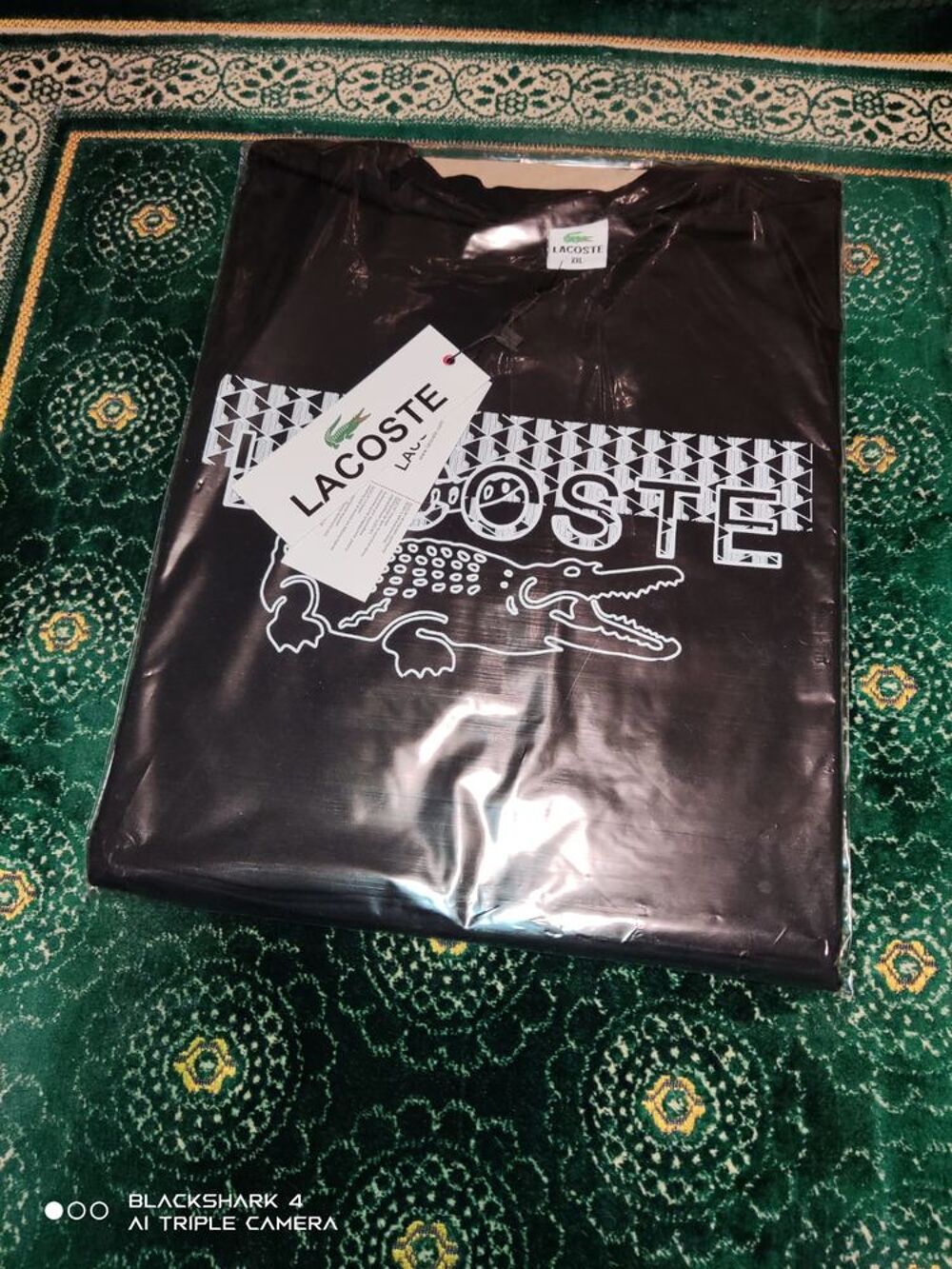Tee shirt Lacoste ? 25 euro ?(uniquement en noir dispo) Vêtements