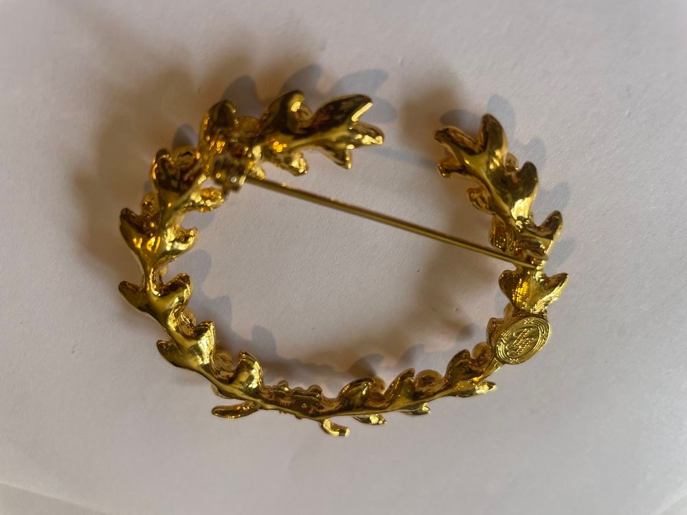 Broche lauriers dor&eacute;e strass crystal Ines de la Fressange Bijoux et montres