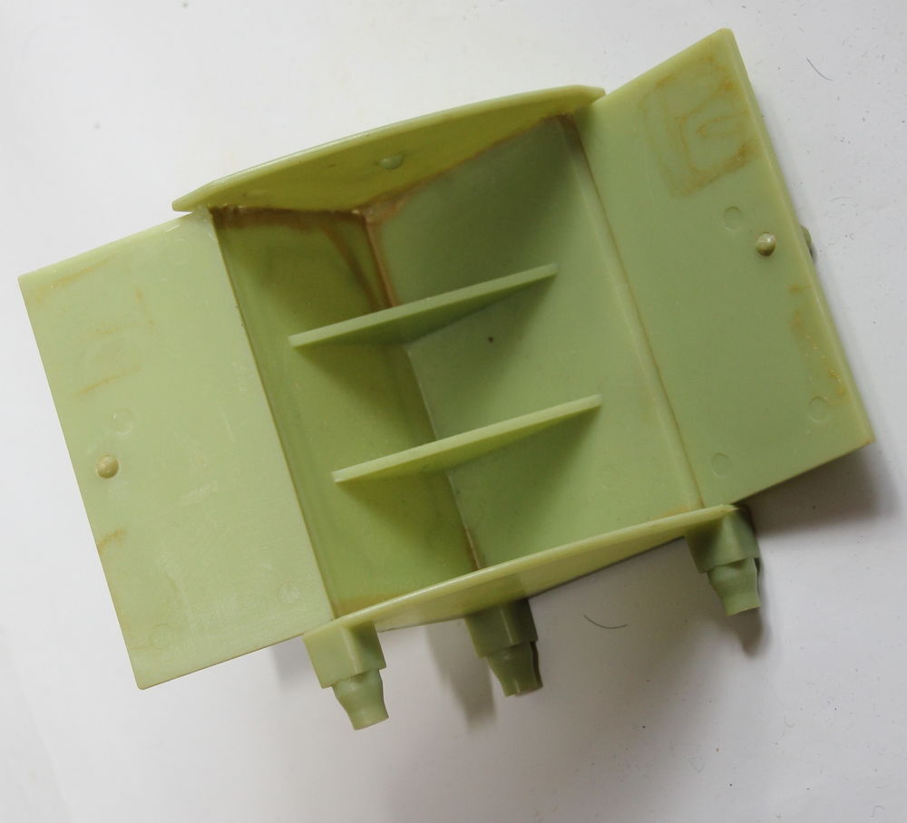 Meubles de poup&eacute;e 1960 salle de bain Jeux / jouets