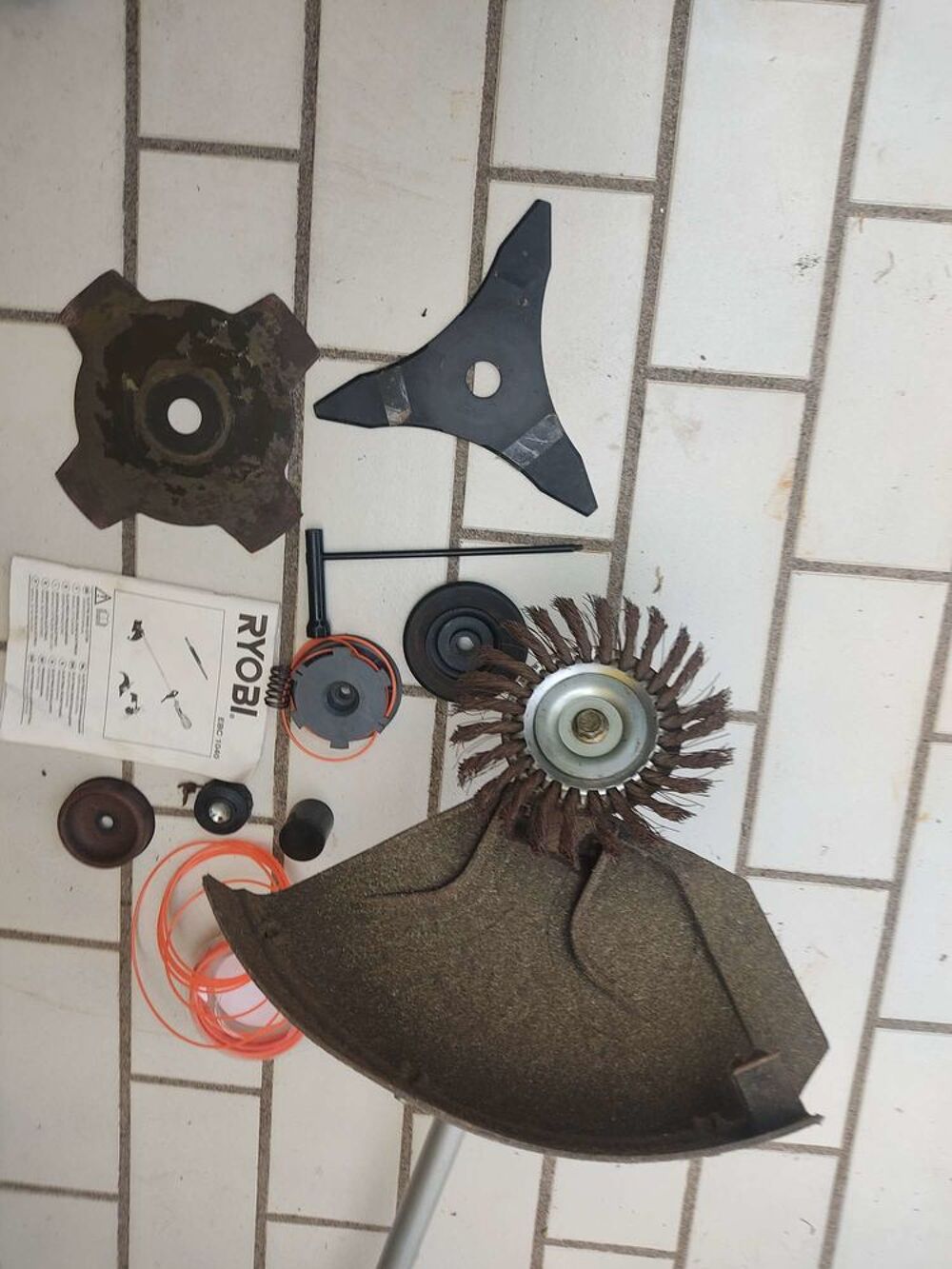 DEBROUSAILLEUR RYOBI ELECTIQUE Jardin